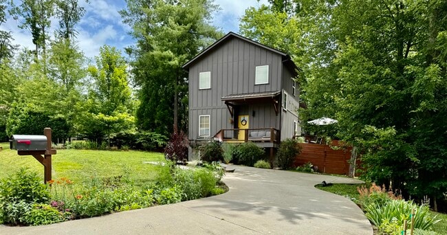 property at 186 Moody Ave
