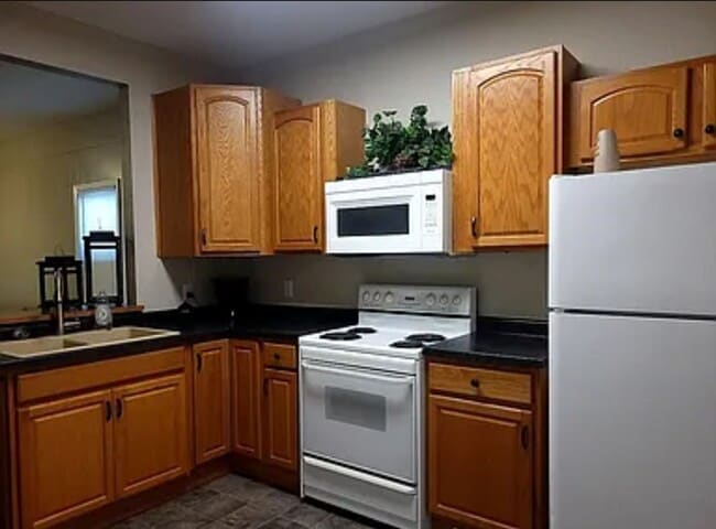 910 N Winsor St in Mitchell, SD - Building Photo - Building Photo