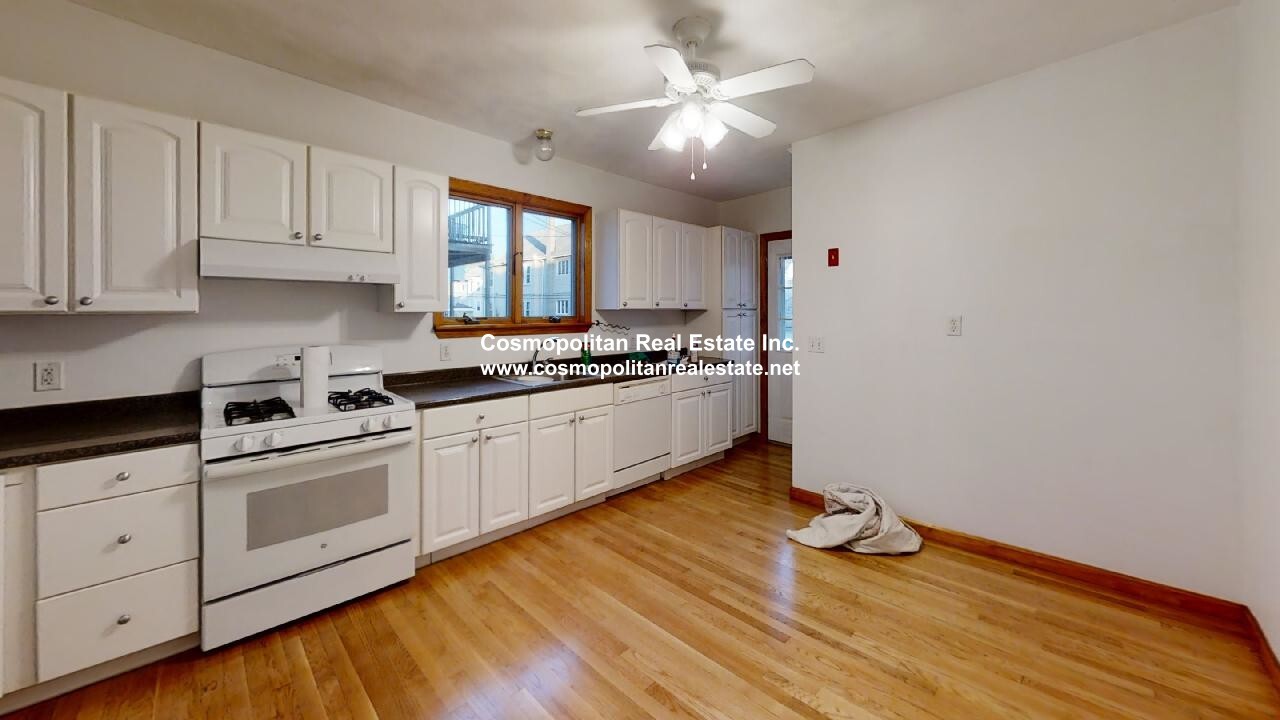 306 Fellsway W, Unit 1 in Medford, MA - Foto de edificio