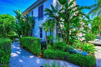 133 Colonade Cir in Naples, FL - Building Photo - Building Photo