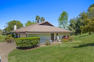 12576 Oaks N Dr in San Diego, CA - Building Photo - Building Photo