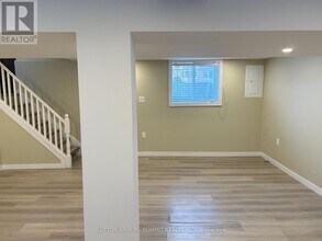 839 Brucedale Ave E in Hamilton, ON - Building Photo - Building Photo