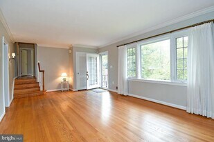 4520 41st St N in Arlington, VA - Building Photo