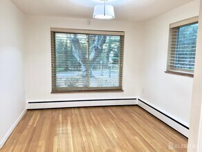 1 High Acres Dr in Ewing Township, NJ - Building Photo - Building Photo