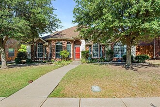 1425 Brittany Way in Rockwall, TX - Foto de edificio - Building Photo