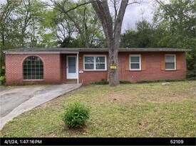 2418 Adger Rd in Macon, GA - Building Photo