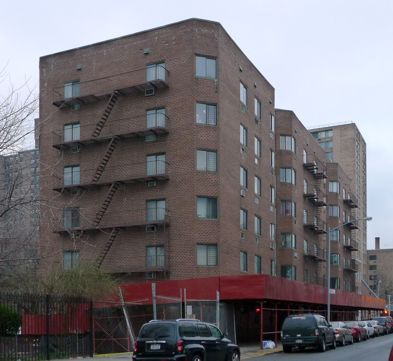 489 E 142nd St in Bronx, NY - Foto de edificio