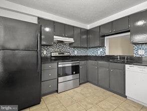 23 Ivy Oak Ct in Gaithersburg, MD - Building Photo - Building Photo