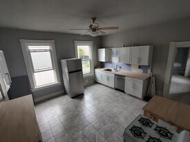 208 E 9th St, Unit #2 in Newport, KY - Building Photo