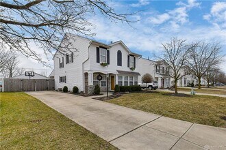 1222 Sunset Dr in Englewood, OH - Building Photo - Building Photo