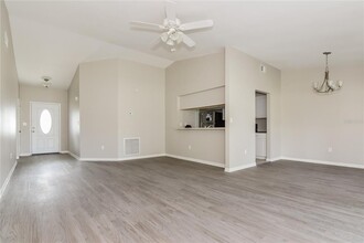 1779 Lakeview Village Dr in Brandon, FL - Building Photo - Building Photo