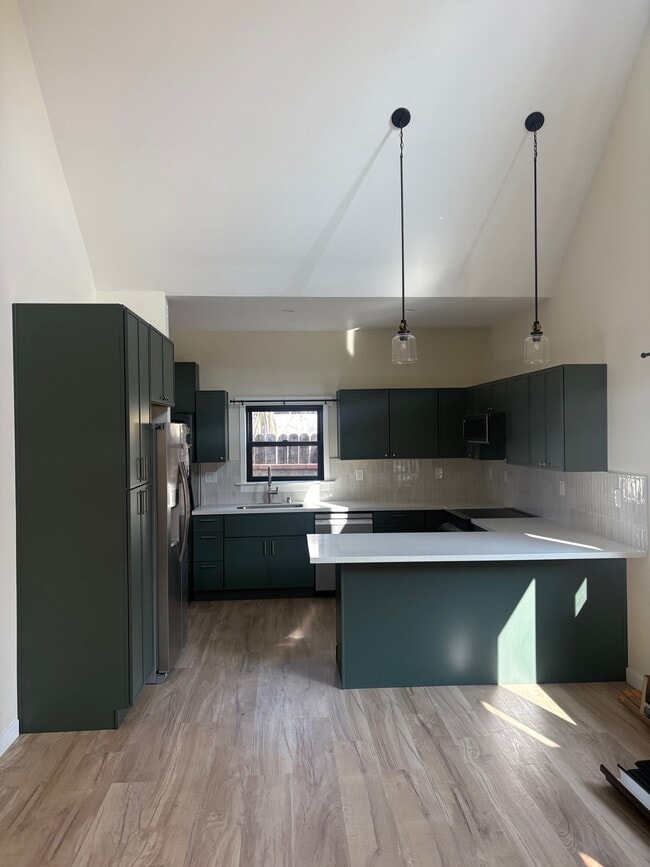 3727 Gundry Ave, Unit A in Long Beach, CA - Foto de edificio - Building Photo