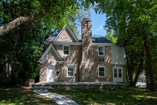 706 N Washington St in Bloomington, IN - Building Photo