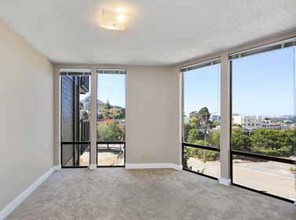 102 Locksley in San Francisco, CA - Building Photo - Interior Photo