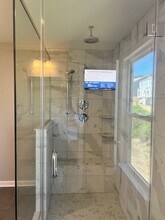 181 Lockheed Dr in Coraopolis, PA - Foto de edificio - Building Photo