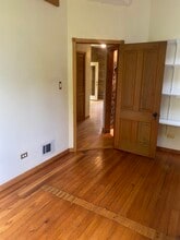 2316 N Lister Ave, Unit 2 in Chicago, IL - Building Photo - Building Photo