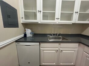 1475 Beacon St, Unit 34 in Brookline, MA - Building Photo - Building Photo