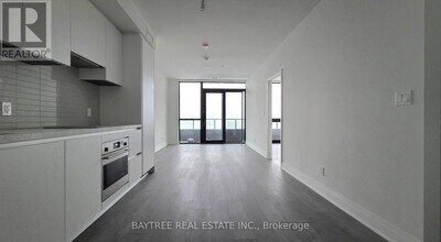 2 Erskine Rd in Mississauga, ON - Building Photo - Building Photo