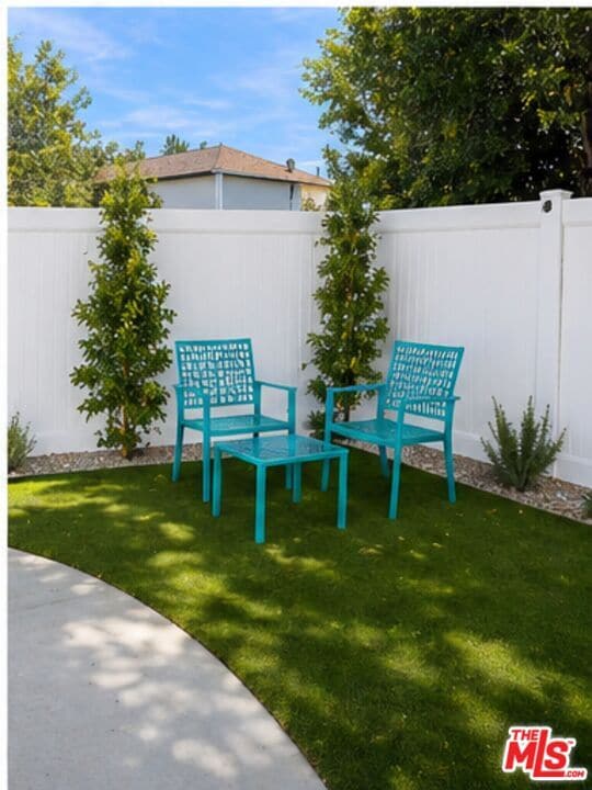 7011 Andasol Ave in Los Angeles, CA - Building Photo - Building Photo