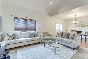 15555 E 40th Ave in Denver, CO - Building Photo