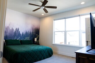 7876 W 43rd Cir in Wheat Ridge, CO - Foto de edificio - Building Photo