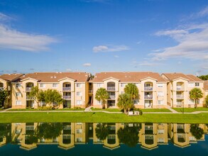 Royal Grand Condominiums in Davie, FL - Building Photo - Building Photo