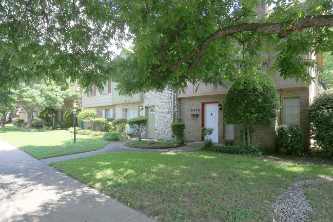 2434-2448 N Graham Dr in Arlington, TX - Building Photo - Building Photo