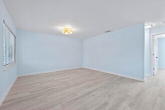 1258 Barbara Dr in Venice, FL - Building Photo - Building Photo