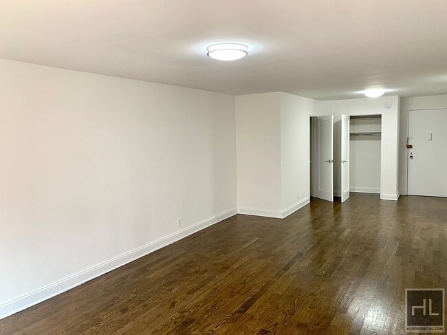 EAST 56 STREET in New York, NY - Building Photo - Building Photo