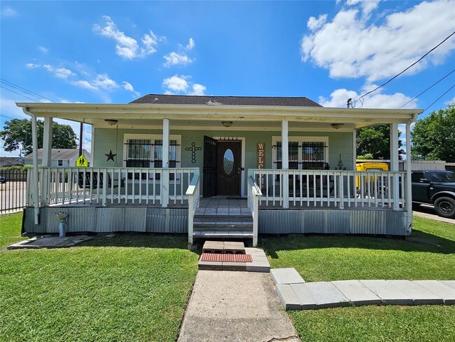 property at 6940 Hemlock St