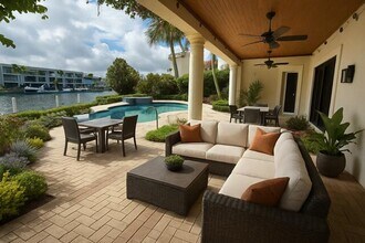 1111 Singer Dr in Riviera Beach, FL - Building Photo - Building Photo
