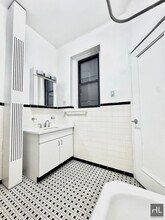 WEST 72 STREET in New York, NY - Building Photo - Building Photo