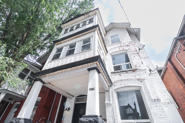 275 Bronson Ave in Ottawa, ON - Building Photo - Building Photo