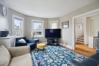 11 Tolman St in Waltham, MA - Foto de edificio - Building Photo