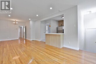 264 Mcconvey Dr in Richmond Hill, ON - Building Photo - Building Photo