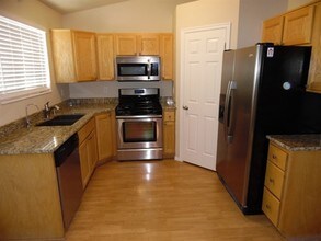 4895 S 4075 W in Roy, UT - Foto de edificio - Building Photo