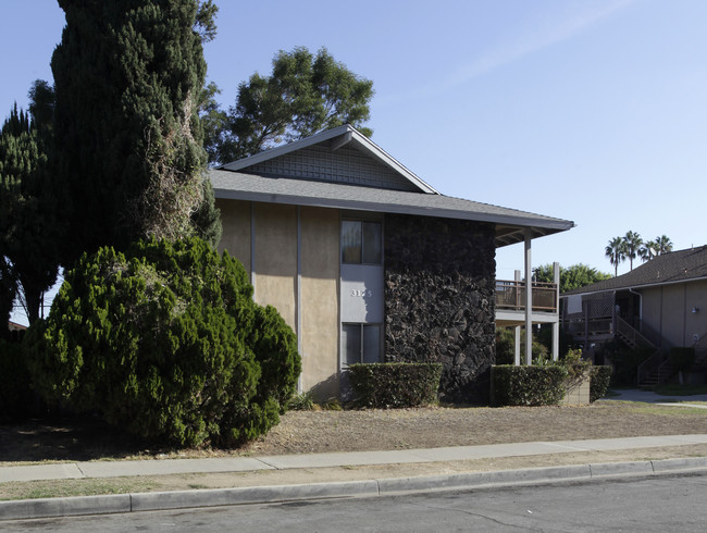 3125 Pearl Dr in Fullerton, CA - Building Photo - Building Photo