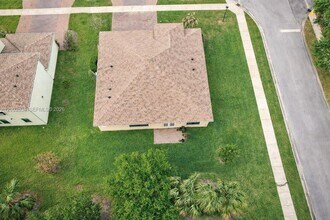 10005 W Verona Cir in Vero Beach, FL - Building Photo - Building Photo