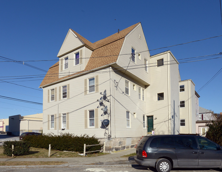 234-236 Hemlock St in New Bedford, MA - Building Photo