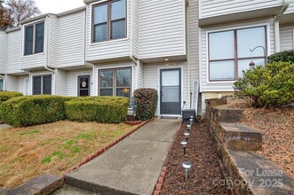 10904 Carmel Crossing Rd in Charlotte, NC - Building Photo - Building Photo