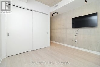 195 McCaul St in Toronto, ON - Building Photo - Building Photo