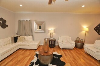 13121 Vickery St in Houston, TX - Building Photo - Building Photo