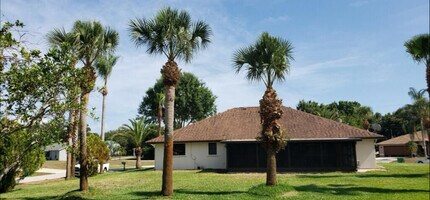 6192 Roberta Dr in Englewood, FL - Building Photo - Building Photo