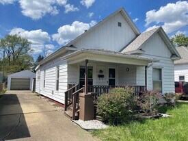 110 Cronkhite Ave in Danville, IL - Building Photo