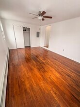 163 Nassau Ln, Unit 2nd in Island Park, NY - Building Photo - Building Photo