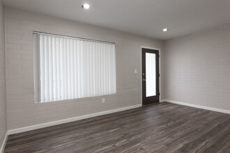 THE FLATS AT JULIAN DREW BLOCK in Tucson, AZ - Building Photo - Interior Photo