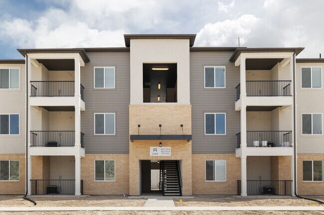 1348 N 3830 W, Unit Bedroom 1 in Lehi, UT - Building Photo - Building Photo