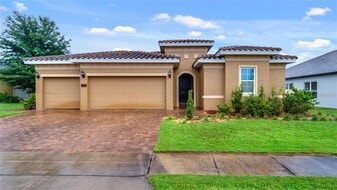 205 Messina Pl in Howey In The Hills, FL - Building Photo
