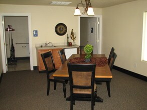 Pinehurst Townhomes in Nampa, ID - Building Photo - Building Photo