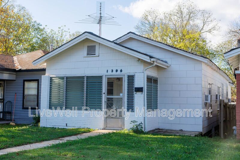 1306 Avenue R in Birmingham, AL - Building Photo